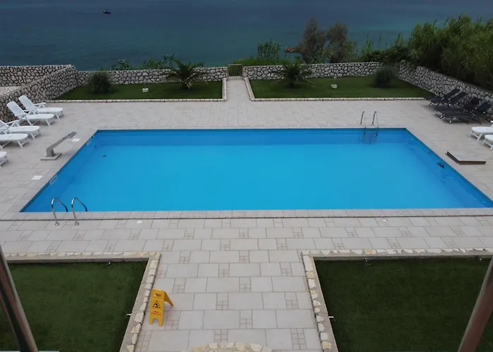 Pool Apartment Antonia