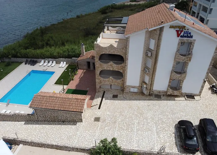 Pool Apartment Antonia