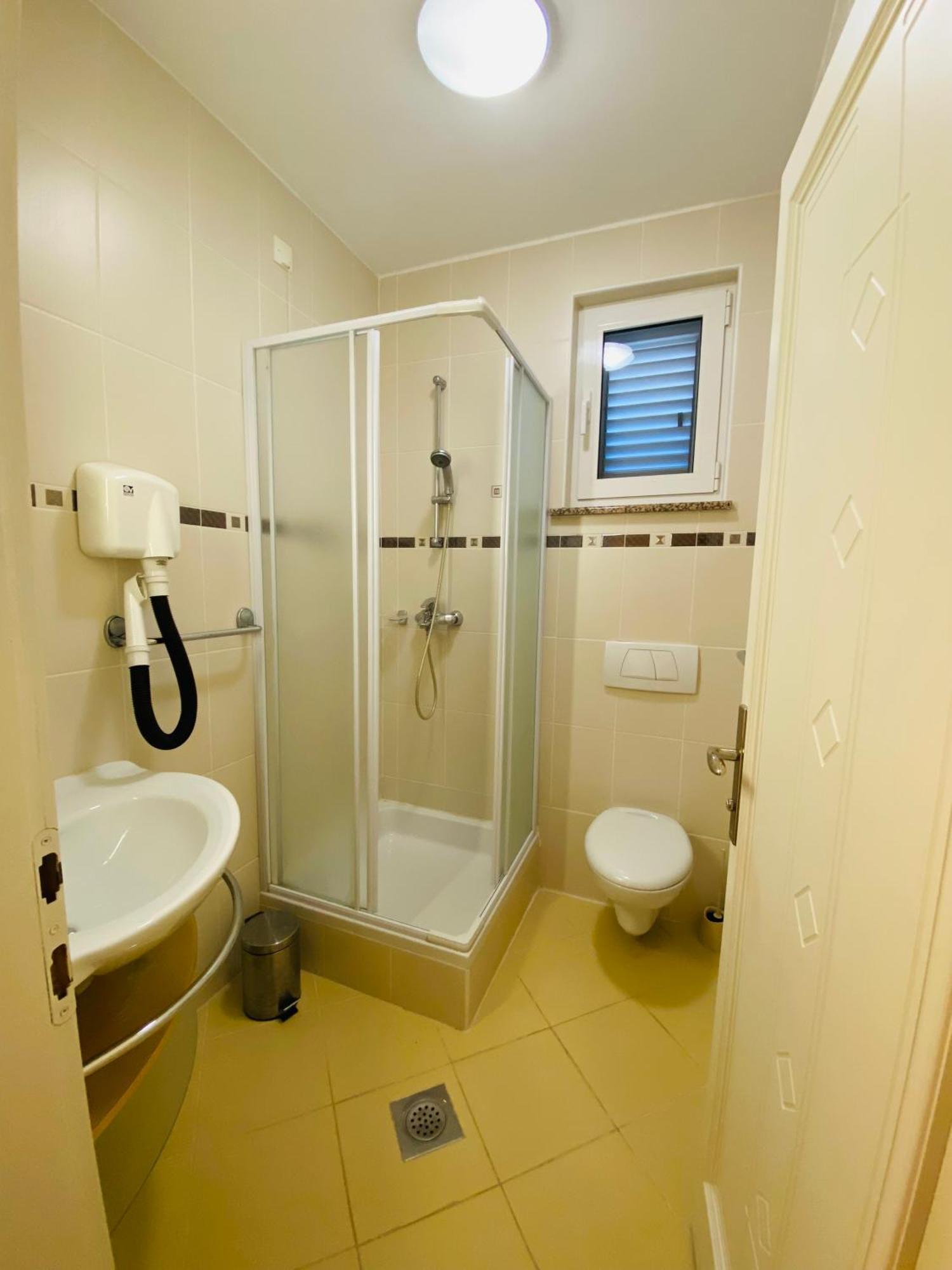 Apartman Pool Antonia *